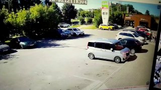 На Береговой улице произошло ДТП с участием Ниссана и Тойоты