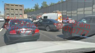 Серьезное ДТП на Ярославском шоссе: Nissan столкнулся с грузовиком