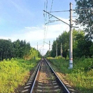 Как безопасно переходить железнодорожные пути: советы для граждан