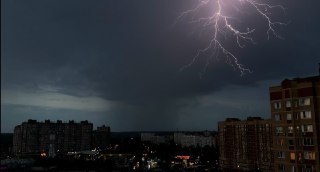 В Московской области объявлен «жёлтый» уровень опасности из-за грозы