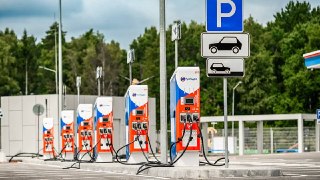Новые Электрозарядные Комплексы Открыты на Трассе М-11