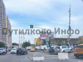 Перекрытие улицы Сходненская для дорожных работ в Путилково