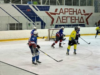 Ветераны хоккея из Озёр завоевали бронзу на турнире «Наши дворы»