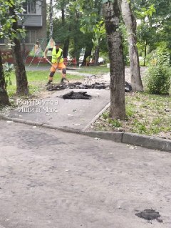 Проблемы с асфальтом на Народной тропе: жители недовольны