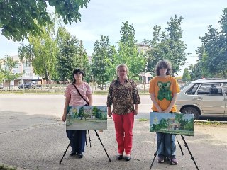 Завершение Летней Программы ‘Творческий Экспресс’ Картинной Выставкой