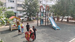 Новая Игровая Площадка Открылась на Коминтерна: Улыбки Детей и Яркие Краски