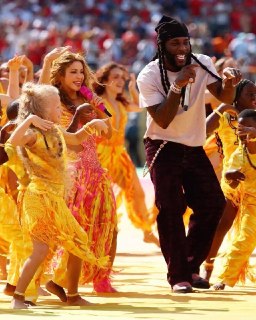 Девочка из Подмосковья выступила с Шакирой на чемпионате мира