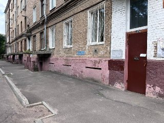 Жители Электростали требуют ремонта лестницы в подвале