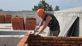 Завершение строительства нового корпуса школы в Новопетровском