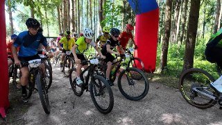 В Клинском лесопарке прошли соревнования по кросс-кантри