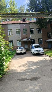 Козырёк детского отделения Долгопрудненской больницы требует ремонта