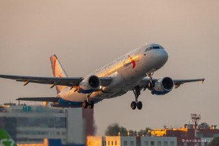 Пилота «Уральских авиалиний» уволили за алкоголь перед рейсом