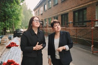 Завершение ремонта крыши в доме на улице Мира в Сычёво