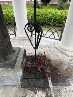 В Ивантеевке подожгли памятник Святителю Николаю: подробности происшествия