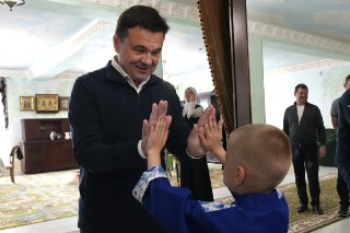 Губернатор посетил Покровский монастырь в День Казанской иконы