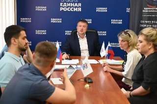 Приём граждан: Ремонт дорог и развитие фермерства в Енино