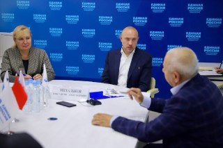 Константин Михальков провел приём граждан: важные вопросы решаются