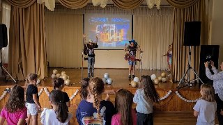 Дети из лагеря «Радуга» удивили перевоплощениями в звезд