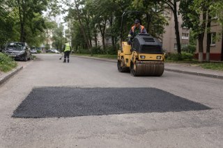 Ямочный ремонт: обновление дорог в городе на этой неделе