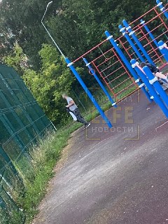 Подозрительный мужчина замечен на детской площадке в Балашихе