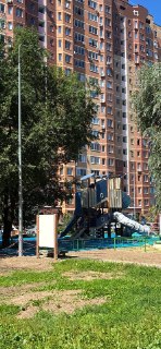 Скандал с открытием детской площадки за 17 млн рублей: безопасность под вопросом