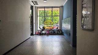 Жители ЖК Ивакино сталкиваются с хаосом из велосипедов и колясок в подъездах